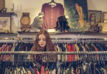 Odzież używana przeżywa swój renesans. Jak kupować z sklepie z odzieżą używaną? odzież używana