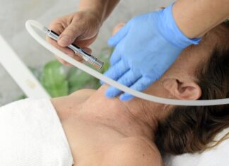 Jak wykonać mezoterapię mikroigłową w domu? Jak wykonać mezoterapię mikroigłową w domu?