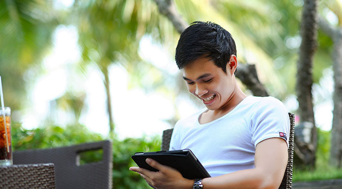 Gumy do włosów dla mężczyzn: Nowoczesne trendy i najlepsze produkty gumy do włosów