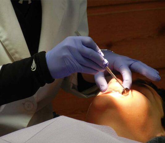 Klinika stomatologiczna a kompleksowe leczenie – dlaczego warto mieć wszystko w jednym miejscu? Klinika stomatologiczna a kompleksowe leczenie